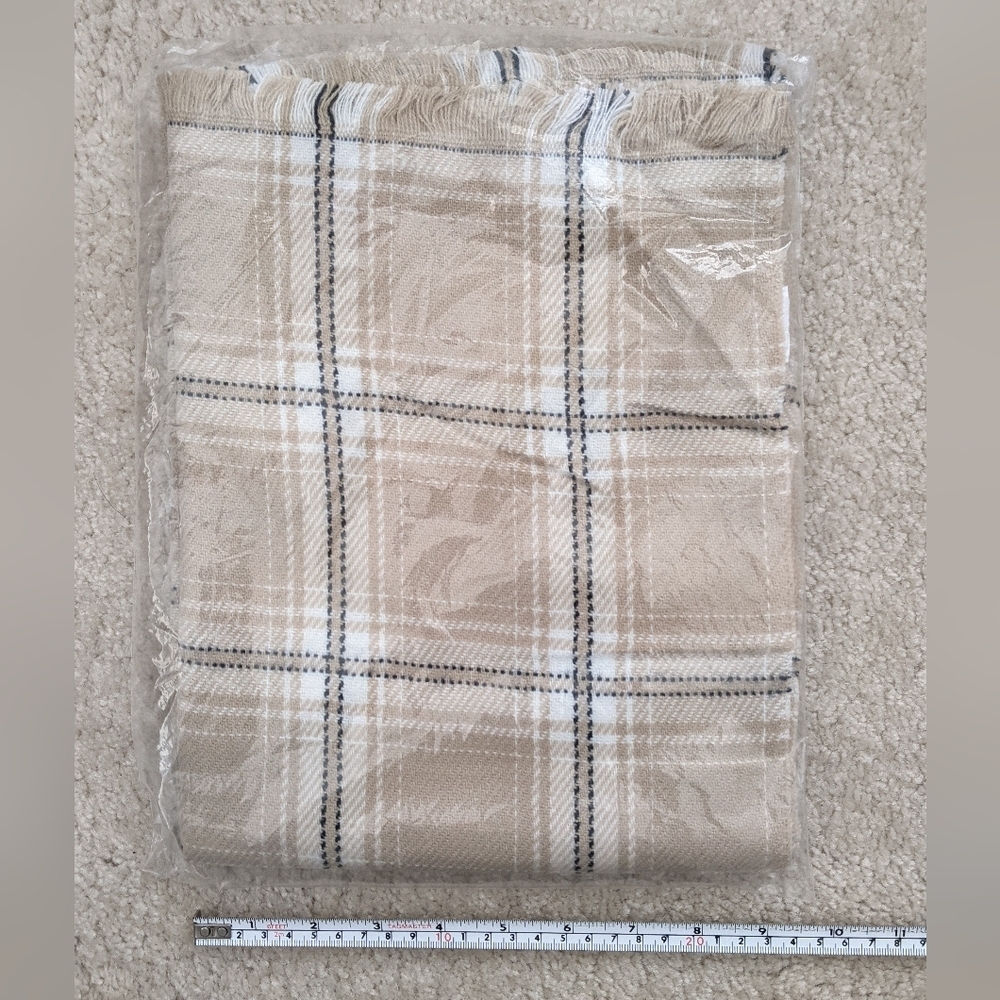NWT GAP scarf plaid tan